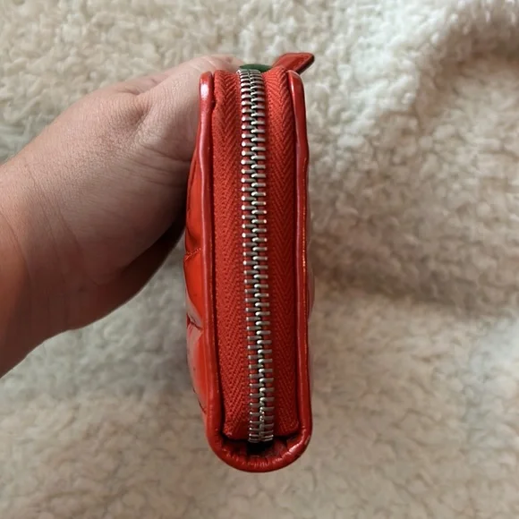 Burberry Long Zippered Checkered Wallet with Patent Leather - Picture 5 of 13